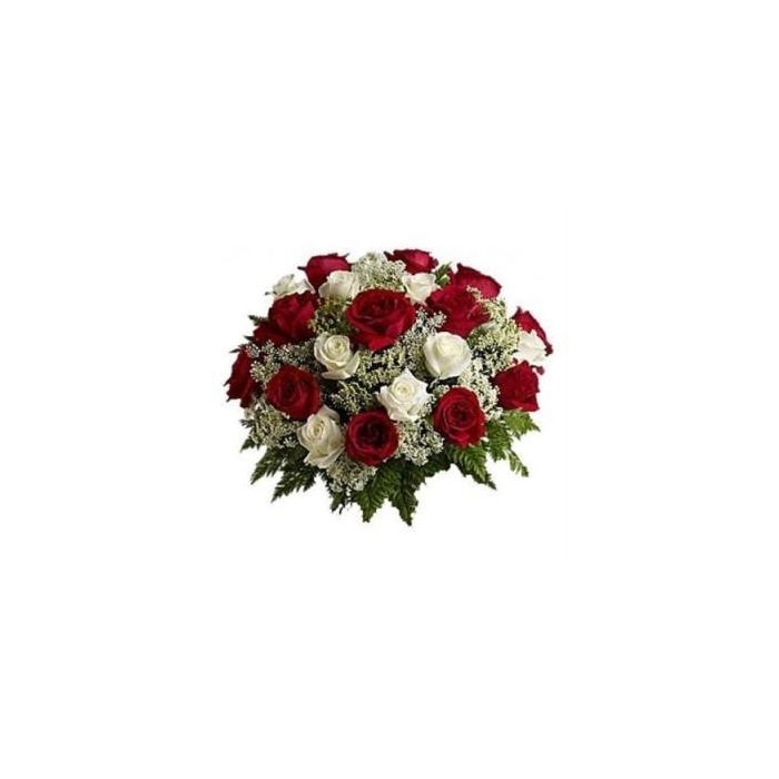 15 white roses 15 red roses